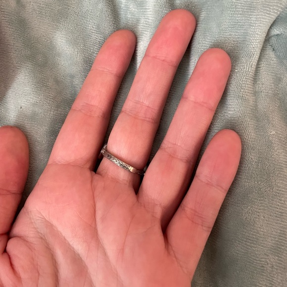 Taylor swift ring from Red album Taylor’s version - Picture 6 of 7